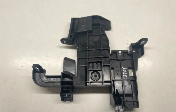 BMW X6 G06 Engine control unit holder 8663502 12908663502