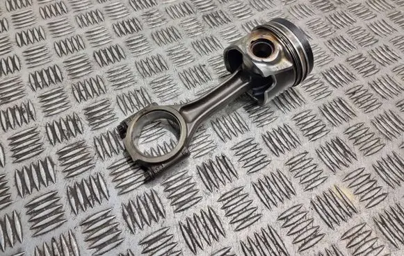 Volkswagen Touareg I Piston with connecting rod 038J 81L91M051