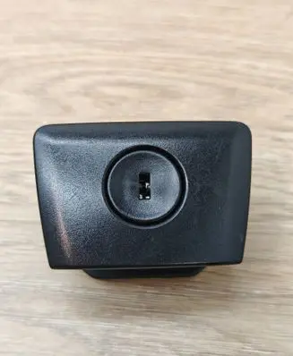 Volvo XC90 Glove box handle 