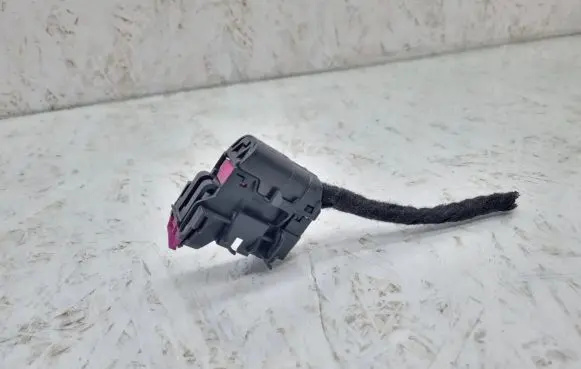 Audi A3 S3 8P Rear door wiring loom 8E0972701