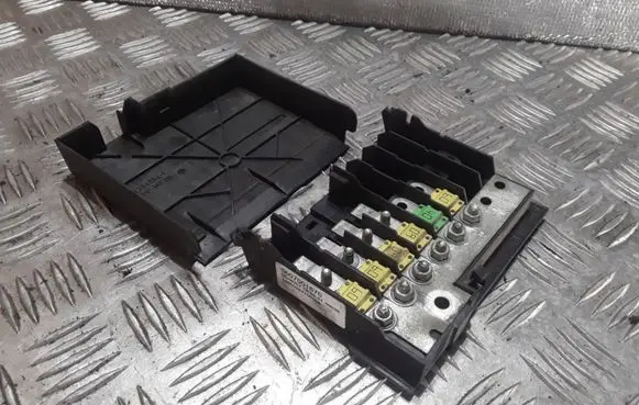 Ford Fiesta Battery relay fuse 5607001670