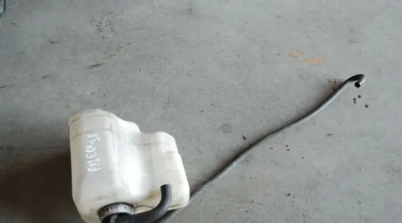 Mitsubishi Pajero Coolant expansion tank/reservoir 200KM