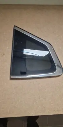 Nissan X-Trail T32 Rear side window 43R007953