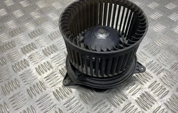 Ford Mondeo Mk III Heater fan/blower 1S7H18456AB 01305508700