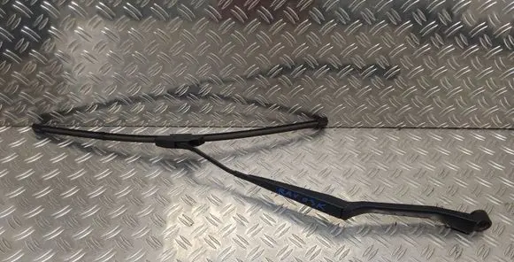 Toyota RAV 4 (XA20) Windshield/front glass wiper blade 