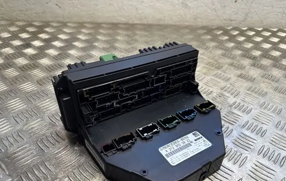 Mercedes-Benz C W204 Fuse module A2129005822 A2129015204 A2129027107