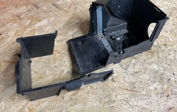 Volvo V50 Battery box tray 30667941