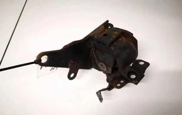 Toyota Avensis T250 Engine mount bracket