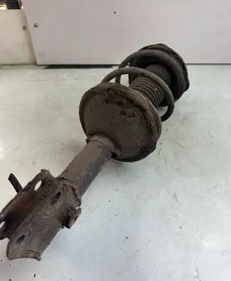 Subaru Legacy Front shock absorber/damper 6789