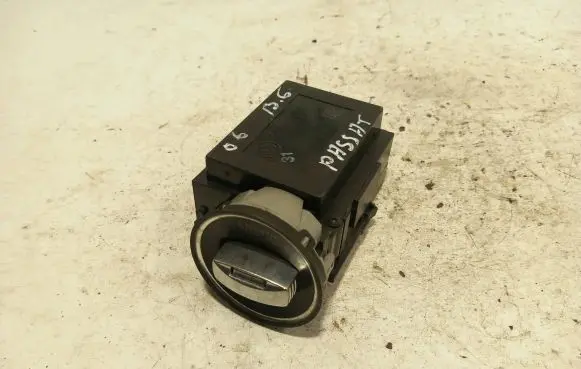 Volkswagen PASSAT B6 Ignition lock 3C0905843Q 3330433011 12401801