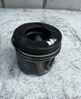 Mercedes-Benz E W211 Piston 0830923