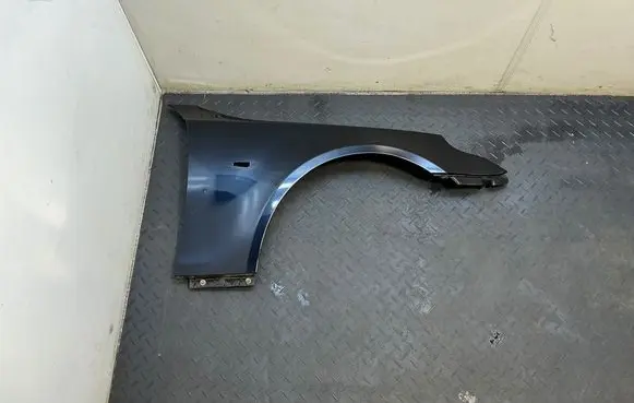 BMW 5 E60 E61 Fender