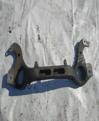 Volkswagen Touareg I Front subframe