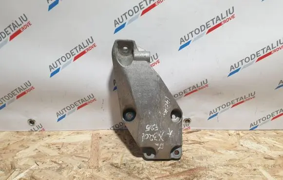 BMW X3 F25 Engine mounting bracket 6861401 22116861401
