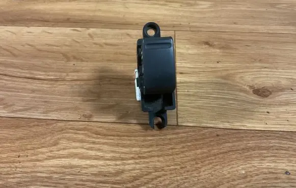 Nissan Almera Tino Electric window control switch
