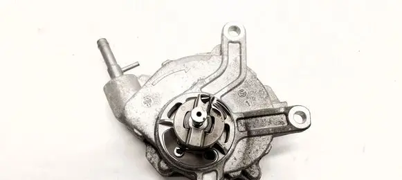 Toyota RAV 4 (XA40) Vacuum pump 