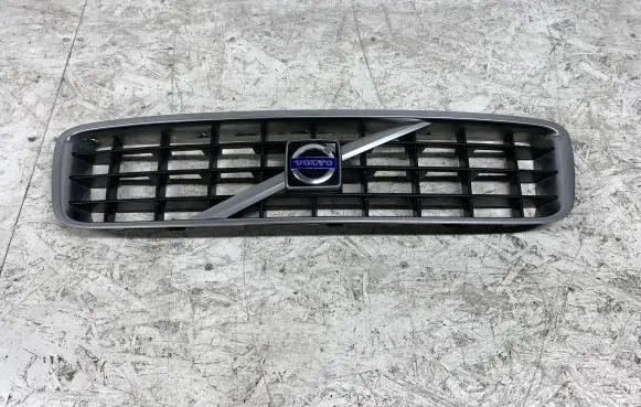 Volvo XC90 Front grill 30678983 30678980