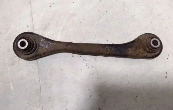 Rear control arm