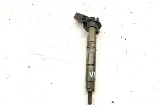 Mercedes-Benz E W211 Fuel injector 6420700587 6420701987