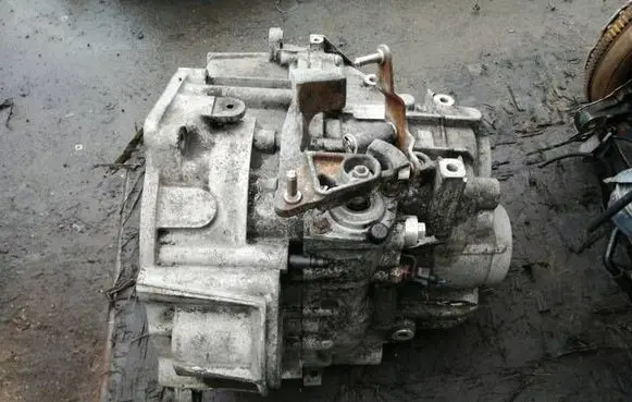 Volkswagen PASSAT B6 Manual 6 speed gearbox JLU