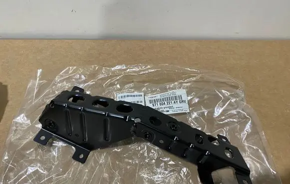 Porsche Panamera (971) Fender mounting bracket 971804221AYGRV