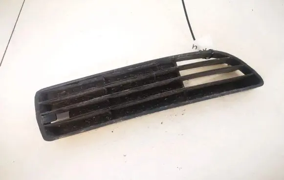 Audi A4 S4 B5 8D Front bumper lower grill 8d0807346g