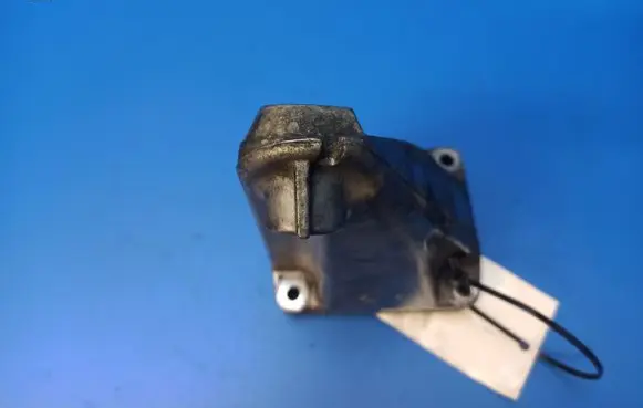 Mercedes-Benz E W211 Engine mounting bracket A6112230804