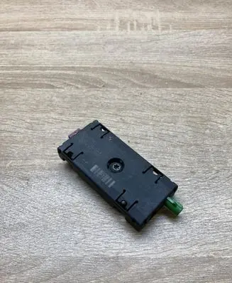 BMW X5 E70 Antenna control unit 6933327 108196