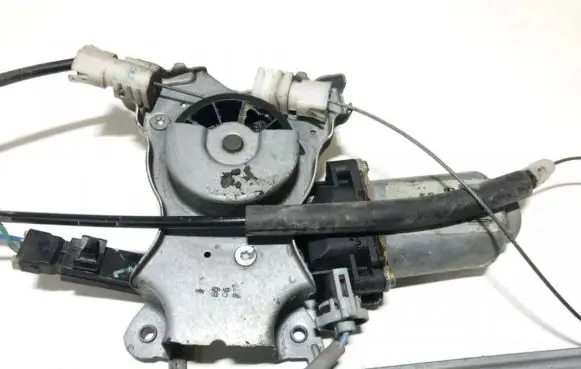 Nissan Almera N16 Front door window regulator motor 400600t5