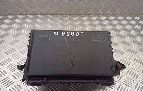 Opel Corsa D Fuse box cover 13246936