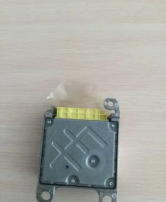 Toyota Avensis T270 Airbag control unit/module
