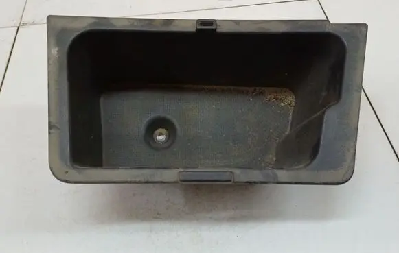 Chevrolet Captiva Glove box 96630545