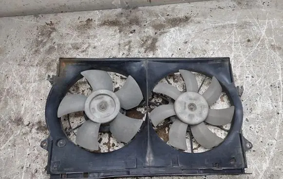 Toyota Corolla Verso E121 Fan set 1227507354