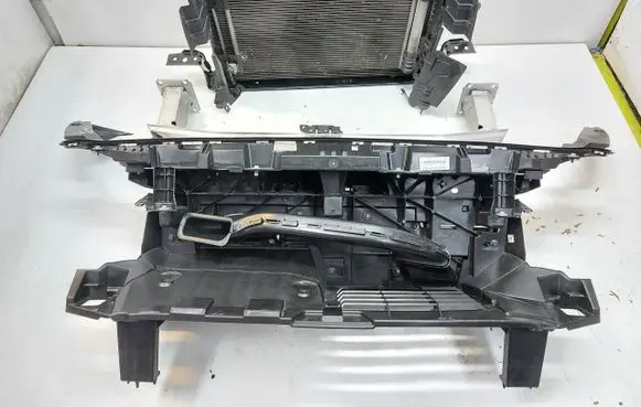 Opel Vivaro Radiator support slam panel 9816746580JLK01