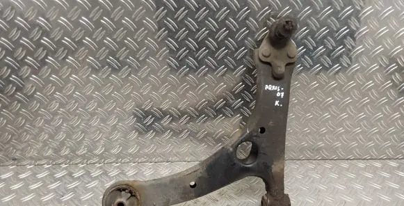 Toyota Prius (NHW20) Front lower control arm/wishbone
