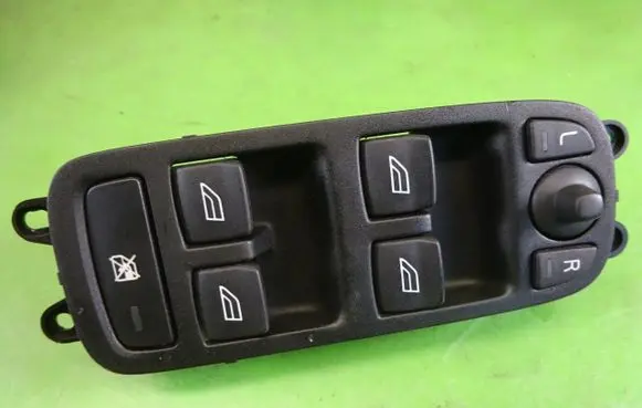 Volvo V50 Quarter vent window switch 30710788