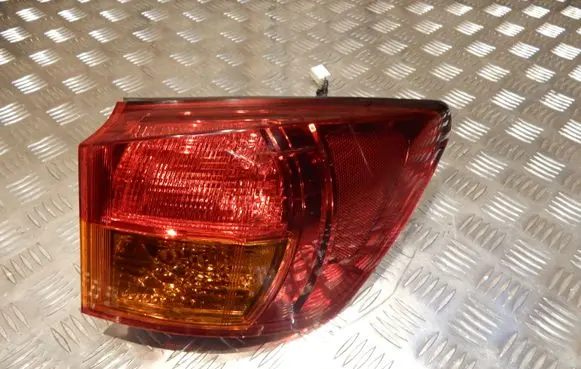 Lexus IS 220D-250-350 Rear/tail lights 23130