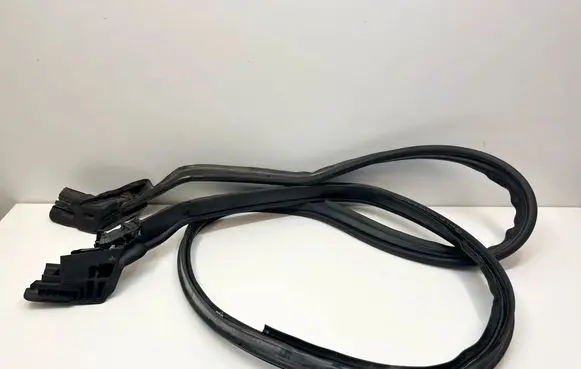 Mercedes-Benz SL R231 Trunk rubber seal (body) A2317500098 2317500098