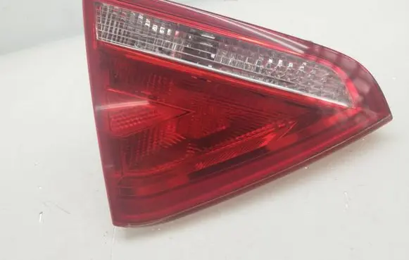 Audi A5 8T 8F Tailgate rear/tail lights 8T0945093