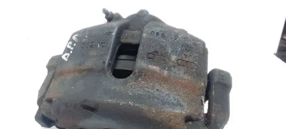 Skoda Superb B6 (3T) Front brake caliper
