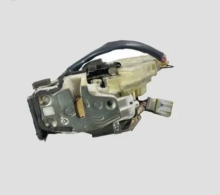 Honda CR-V Front door lock