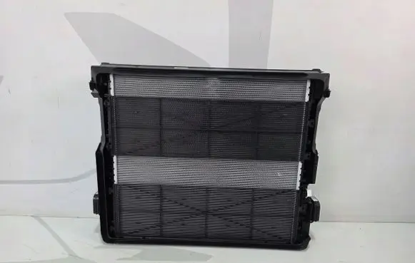 BMW 5 G60 G61 Coolant radiator 