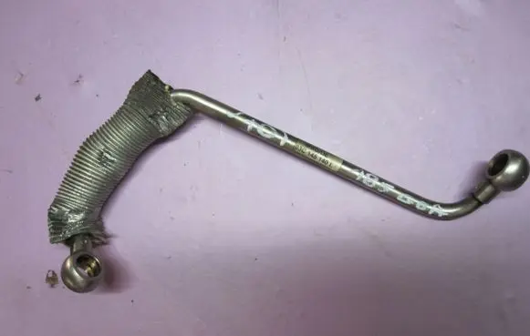 Volkswagen Eos Turbo turbocharger oiling pipe/hose 03C145140L