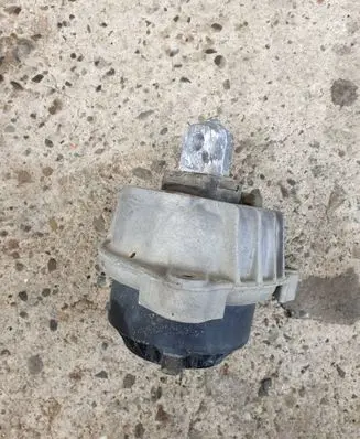 BMW 5 F10 F11 Engine mount bracket 68623513 4080690