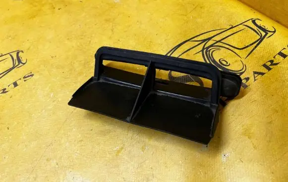 Mercedes-Benz CLS C218 AMG Intercooler air channel guide A2125050161