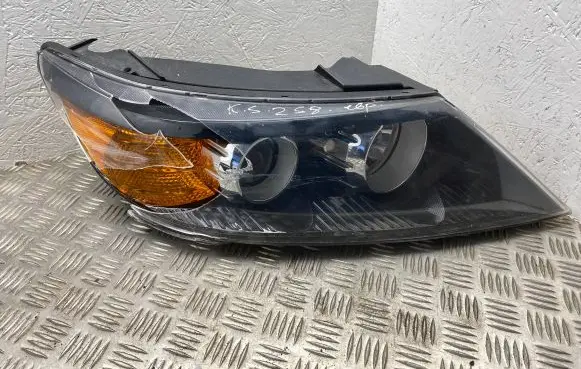 KIA Sorento Headlight/headlamp 921022P0 921022P1 921022P140