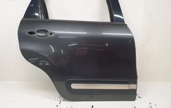 Fiat 500L Rear door