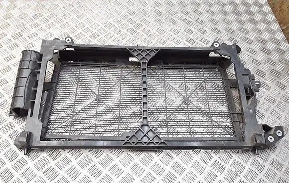 Radiator mount bracket