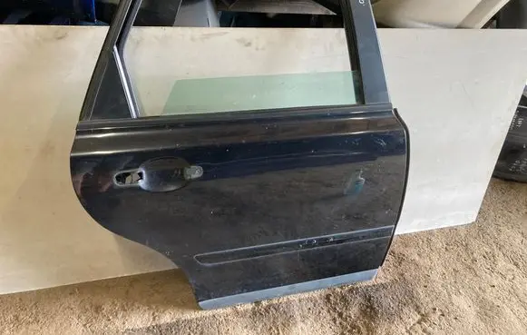 Volvo V50 Rear door