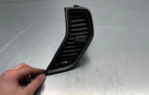 Hyundai Santa Fe Dash center air vent grill 974202W000
